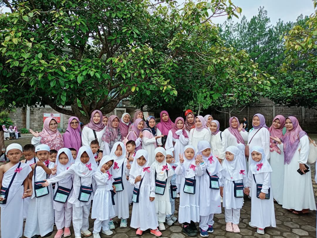 SPS TAAM AL JAMAL Ikuti Kegiatan Manasik Haji Anak di Asia Plaza Tasikmalaya